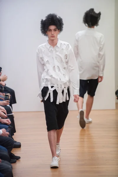 Look 25